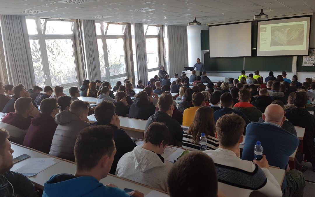 Zanimivo dogajanje na informativnih dnevih 2019