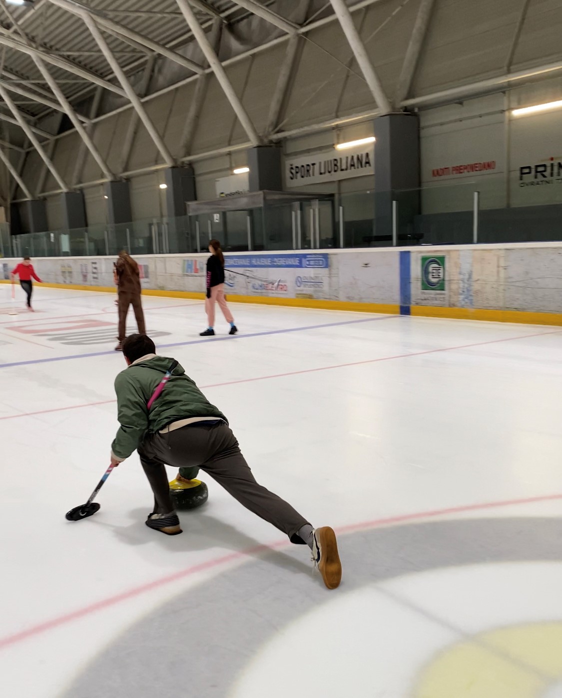 fgg_curling_Dejan v akciji Dejan v akciji