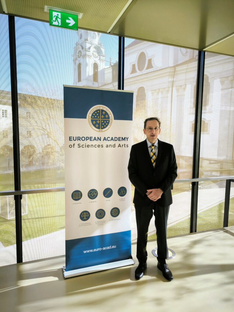 Slika prof. dr. Žiga Turk na sprejemu v Salzburgu