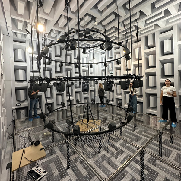 fgg_stavb_07 Ogled akustičnega laboratorija v okviru drugostopenjskega študija Stavbarstvo.
