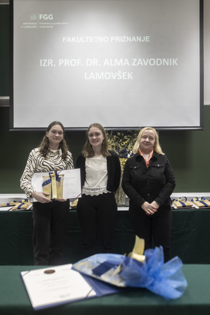 Prevzemnici Fakultetnega priznanja izr. prof. dr. Alme Zavodnik Lamovšek (Foto: Željko Stevanić)