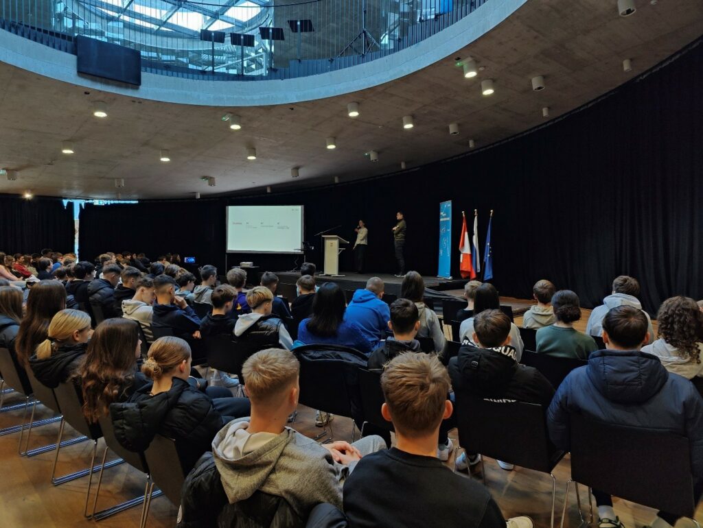 Predavanje UL FGG za mlade v centru Noordung (Foto Center Noordung, 2025)